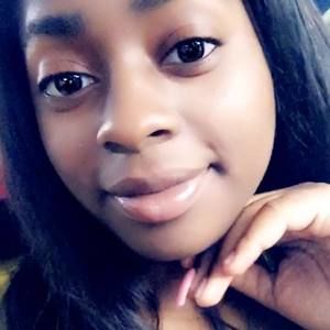 Meet your Posher, Monique